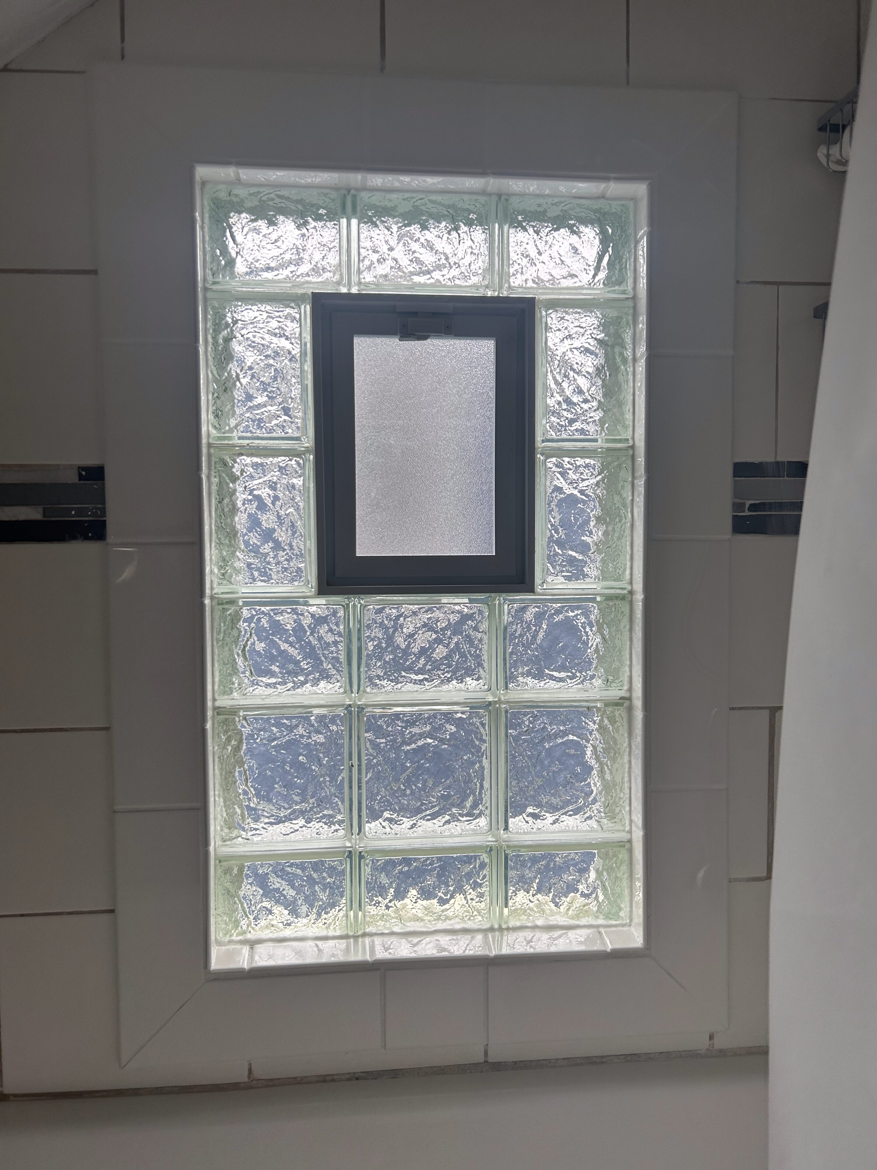 Modern bathroom glass block window